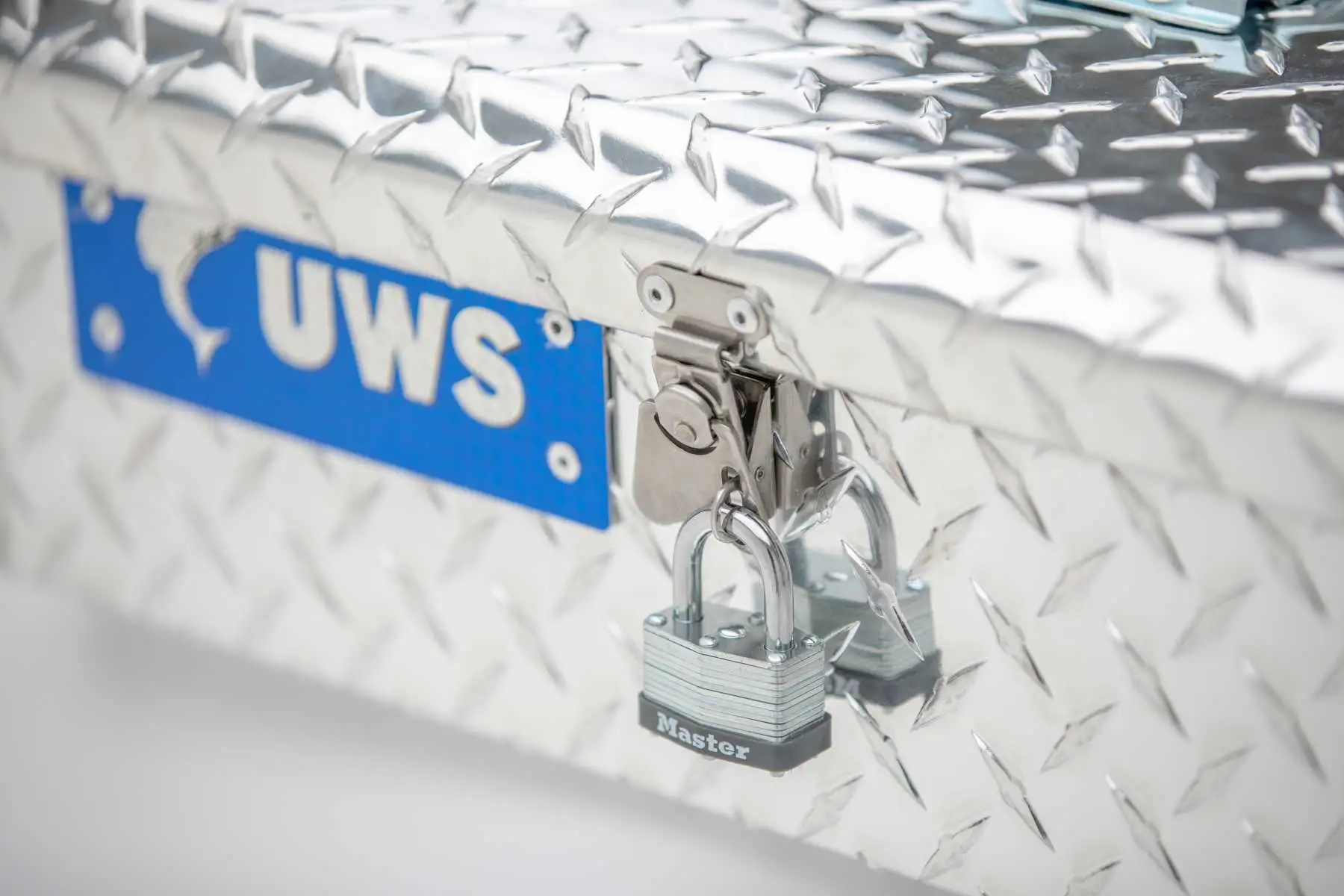diamond plated aluminum truck tool box